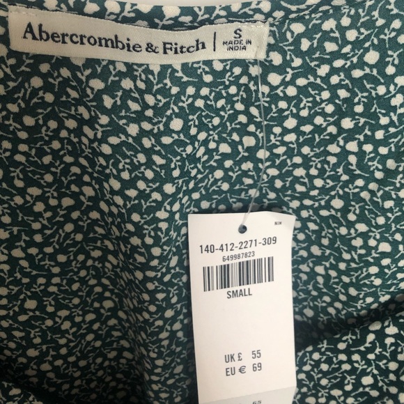 Abercrombie and Fitch Green Floral Top size Small - Picture 3 of 3
